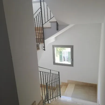 Appartement Nuovissimo Con Terrazza