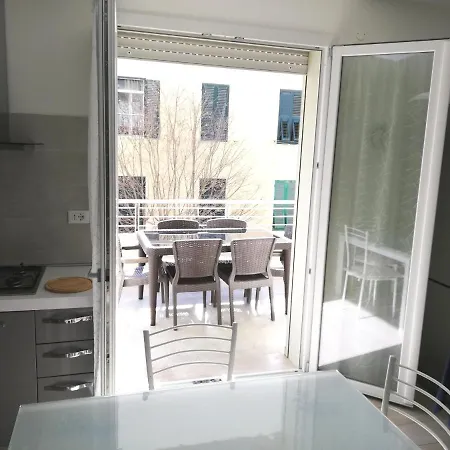 Nuovissimo Con Terrazza