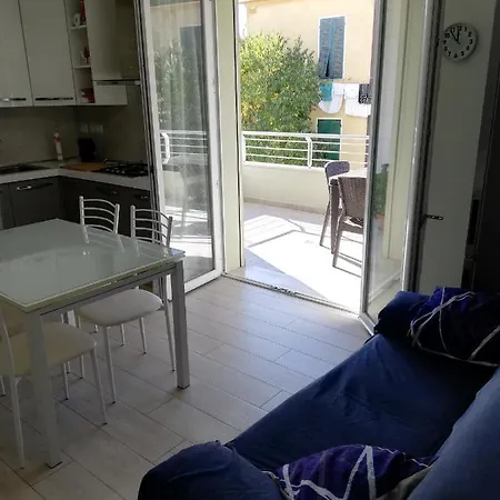 Nuovissimo Con Terrazza 아파트 *